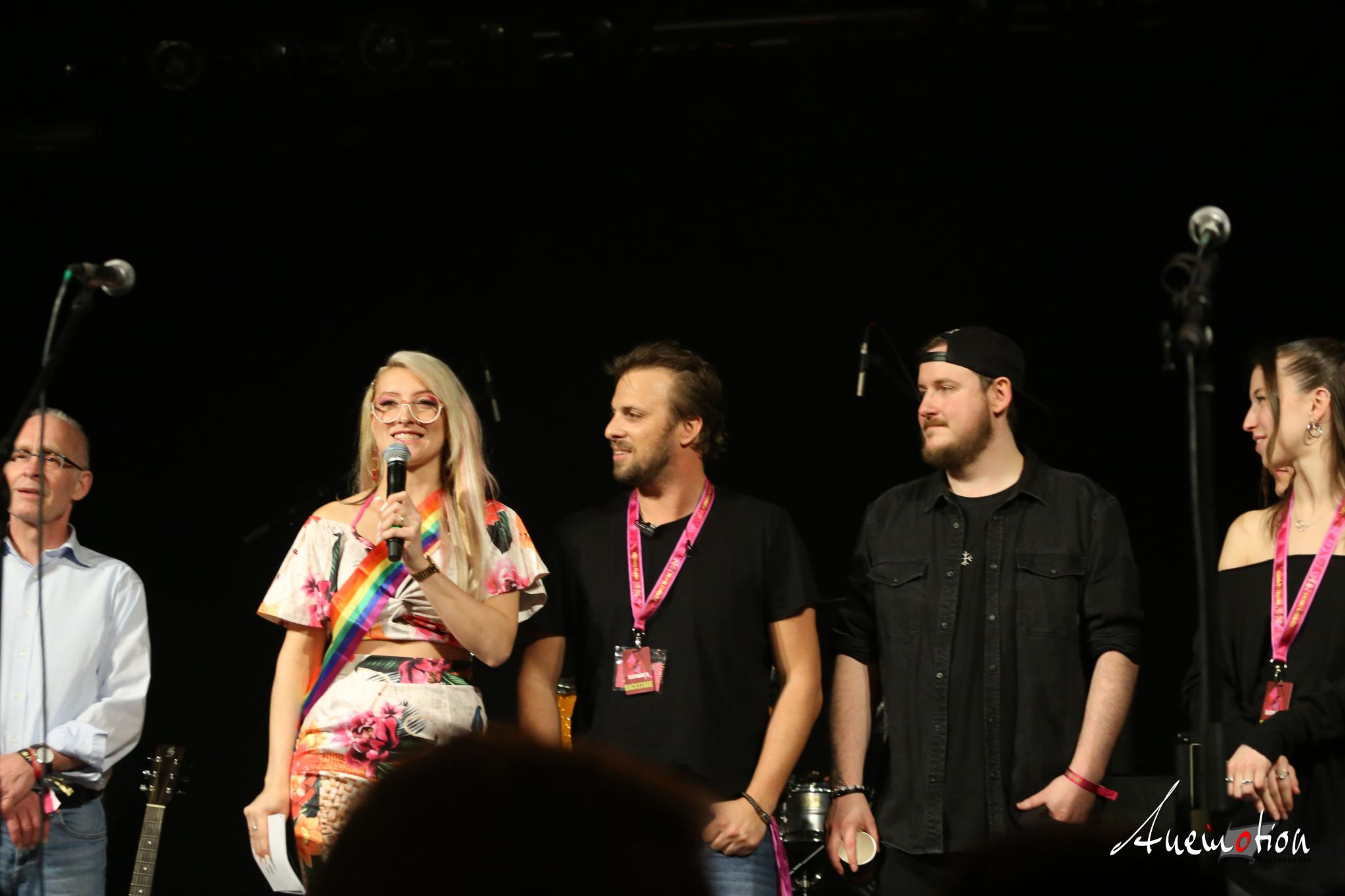 ElephantsFalling (66)